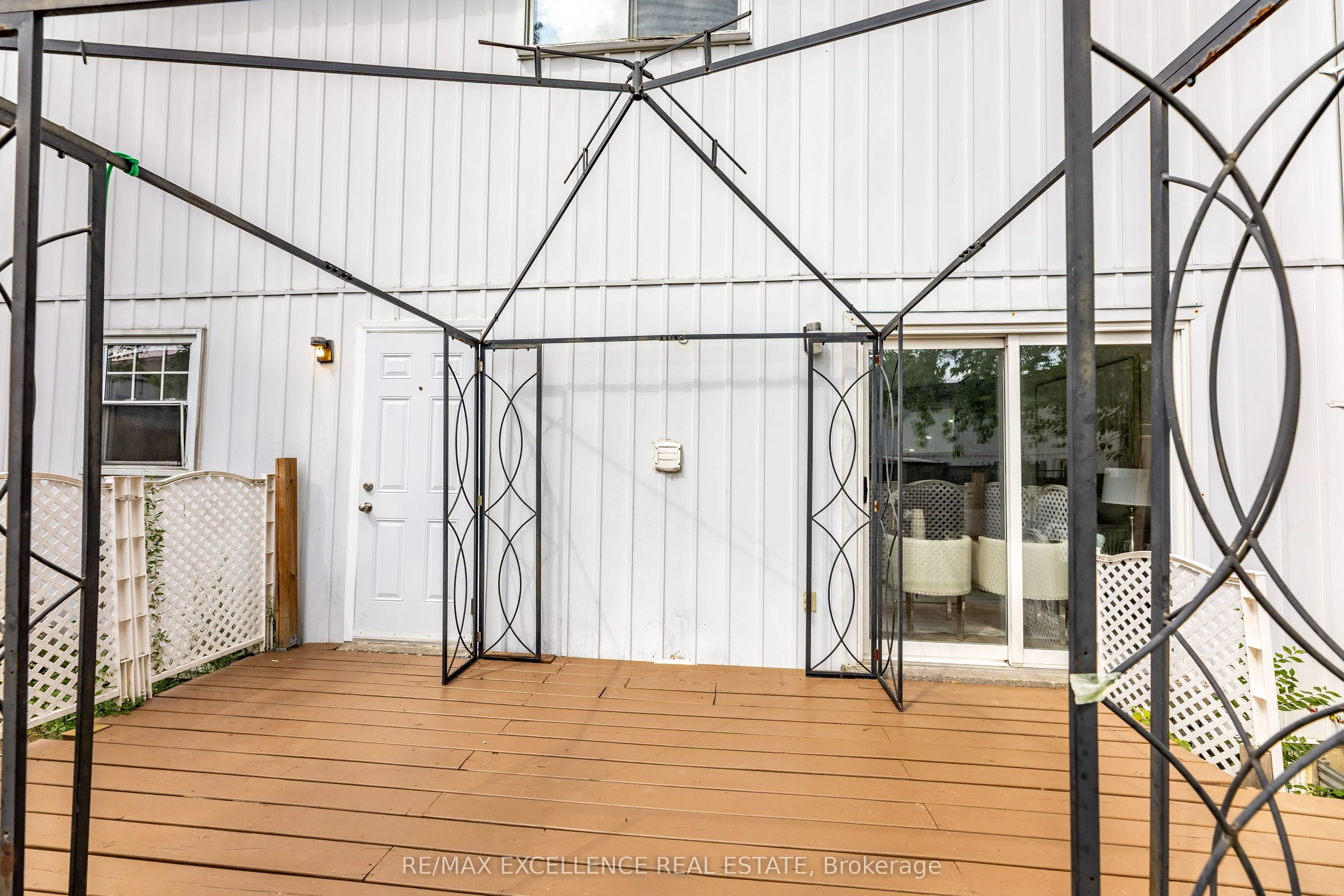 20 Hedgeson Court