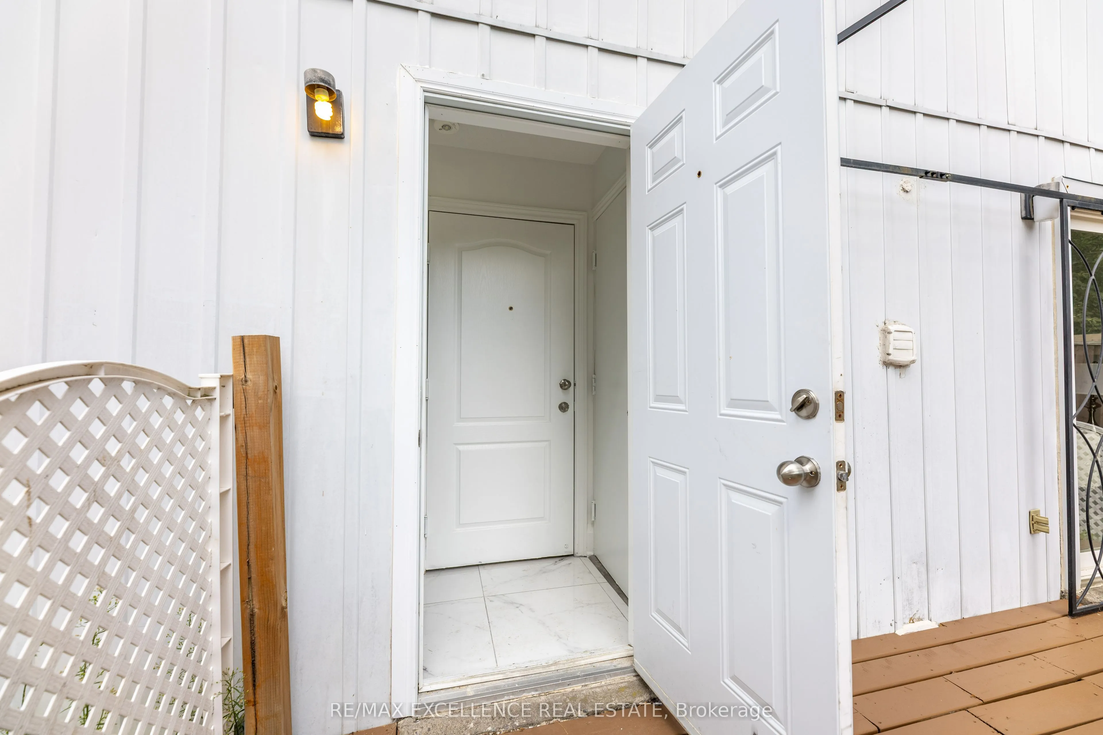 20 Hedgeson Court