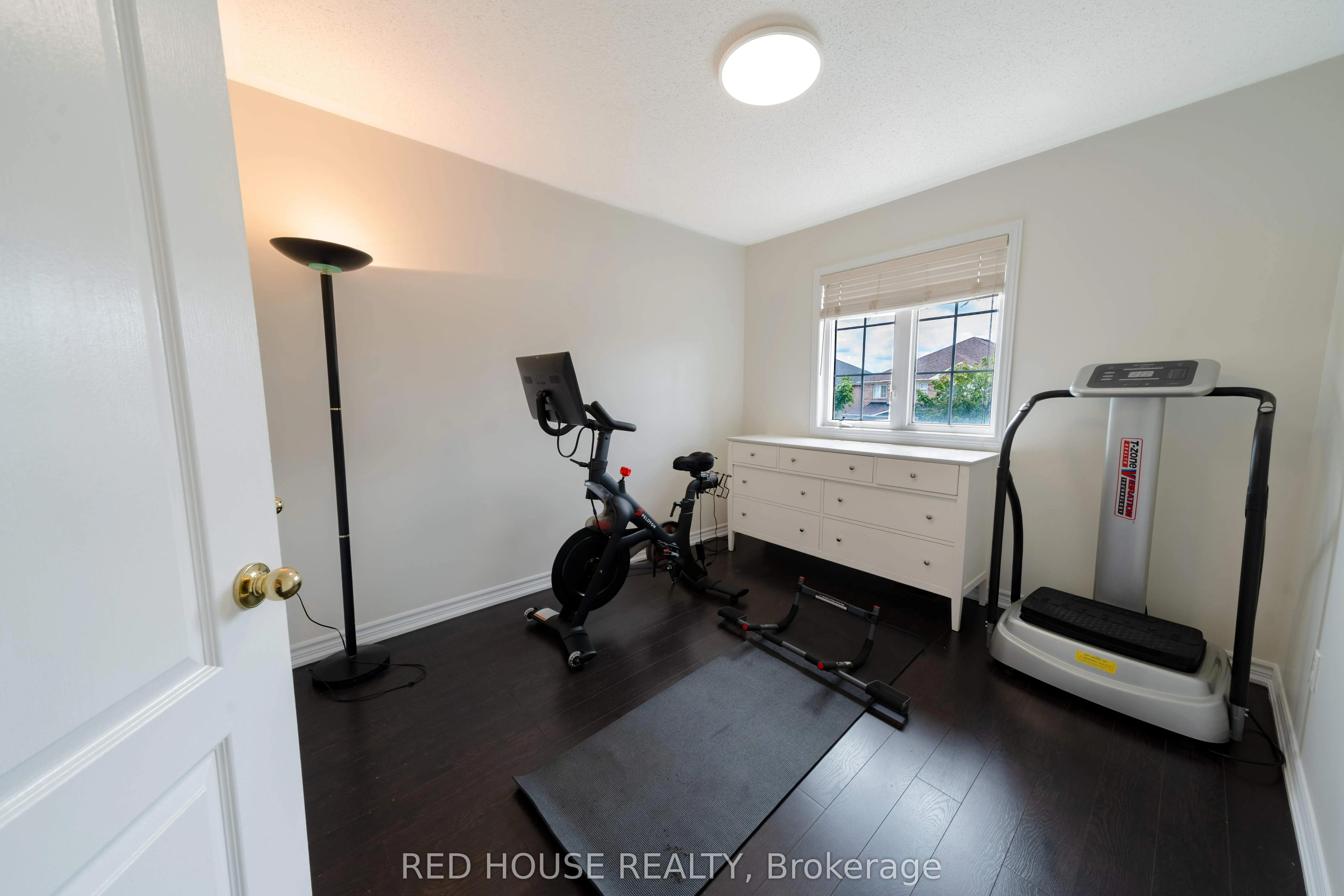 78 Passfield Trail