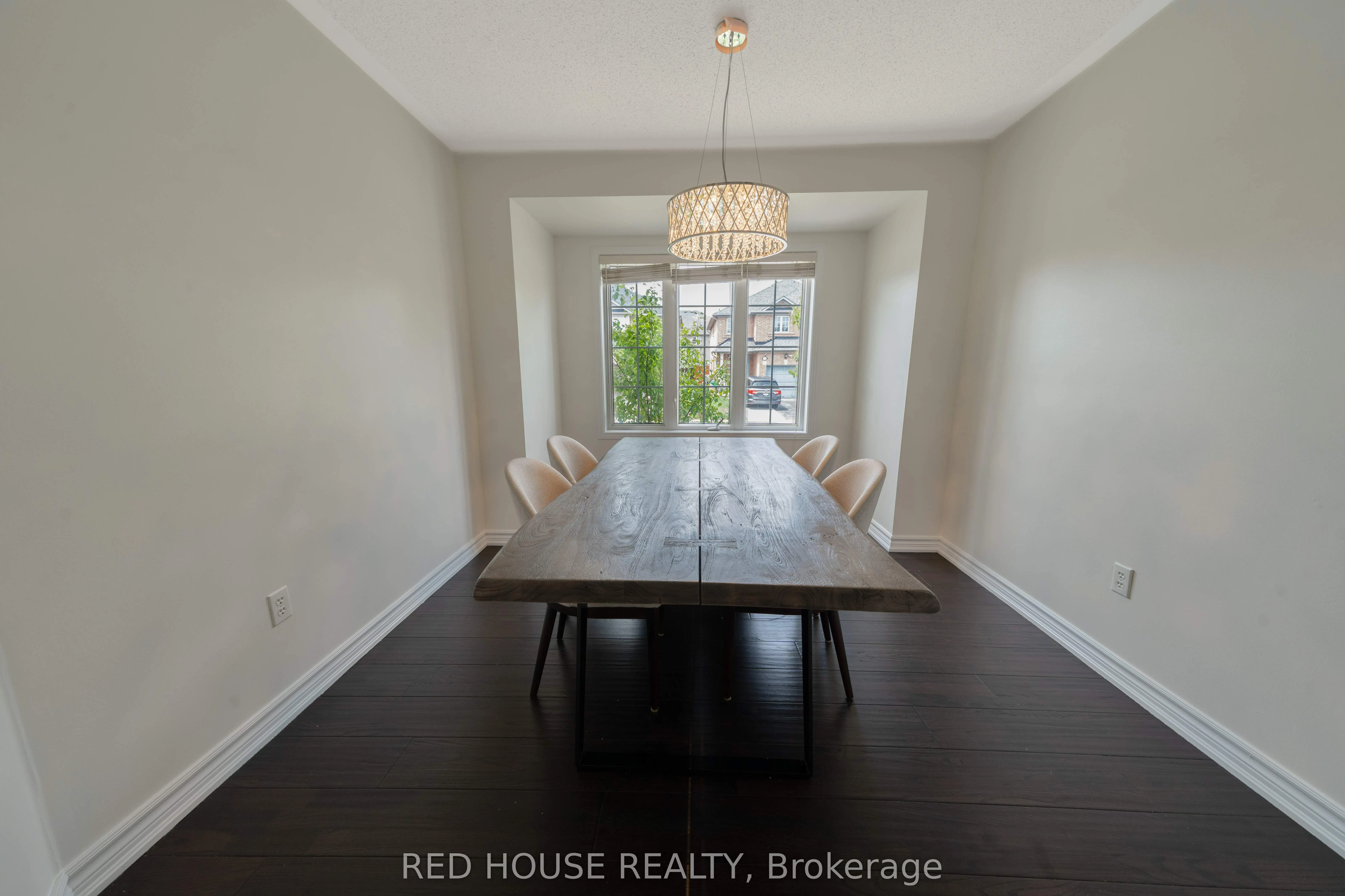 78 Passfield Trail