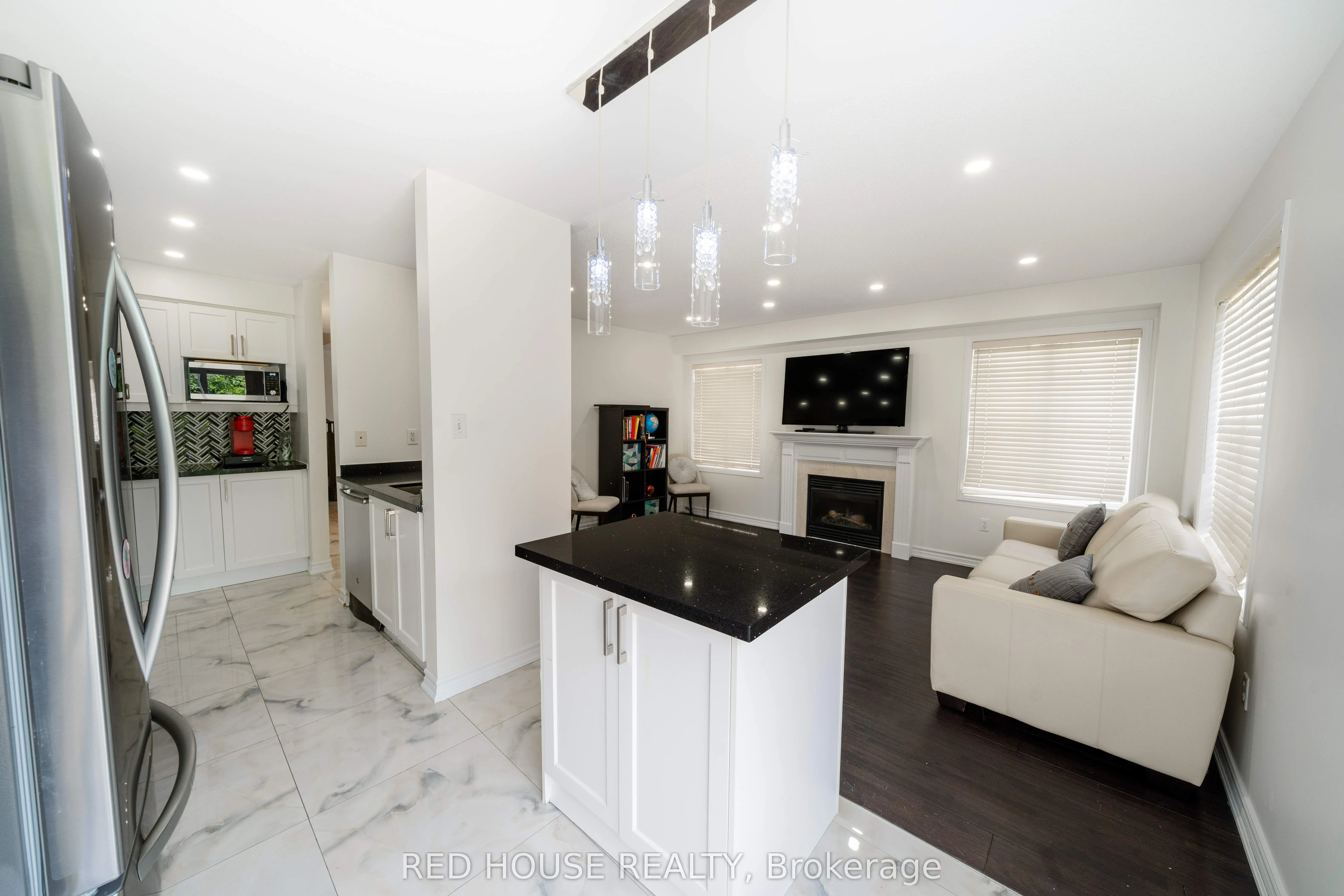 78 Passfield Trail