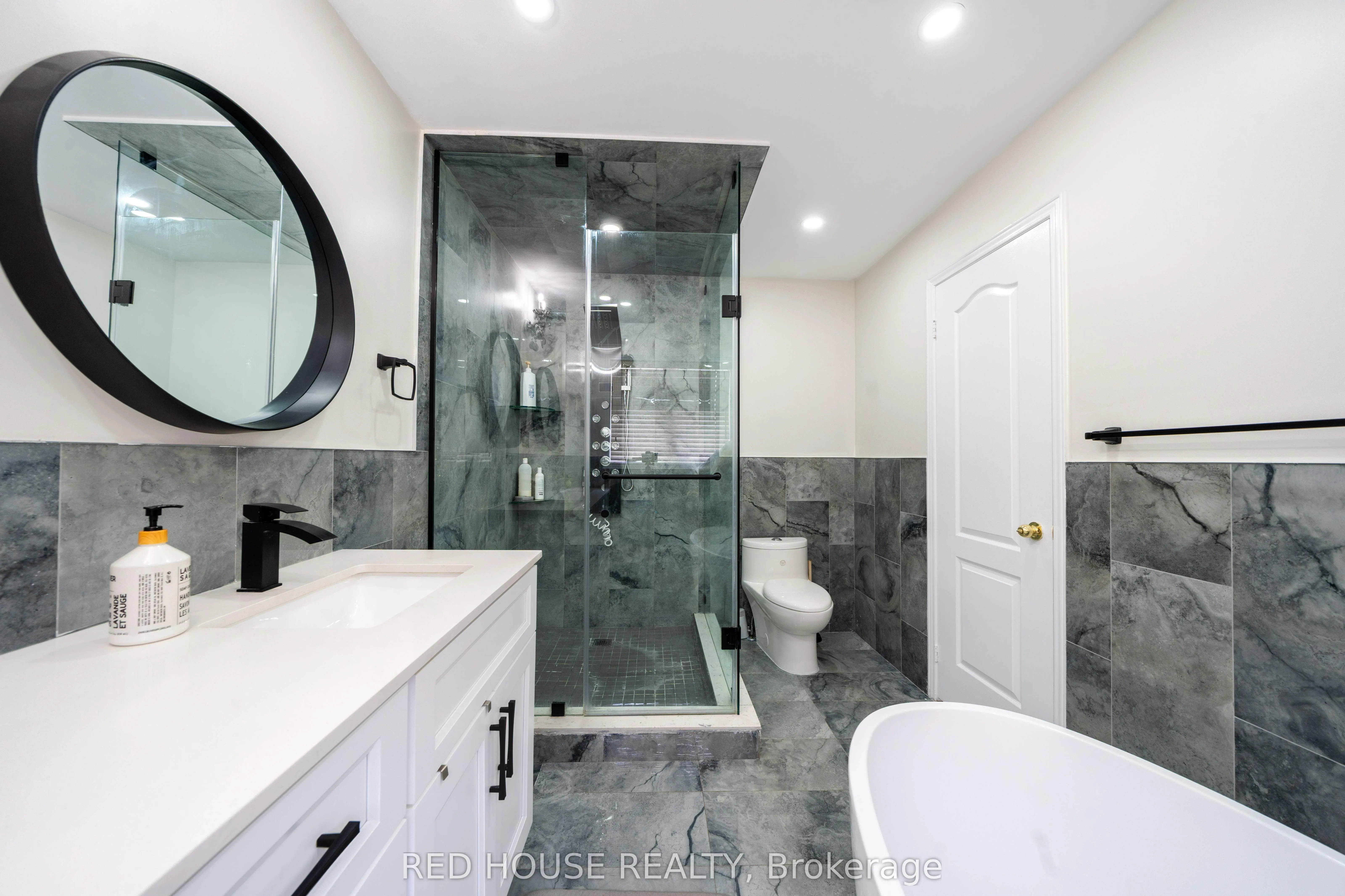 78 Passfield Trail