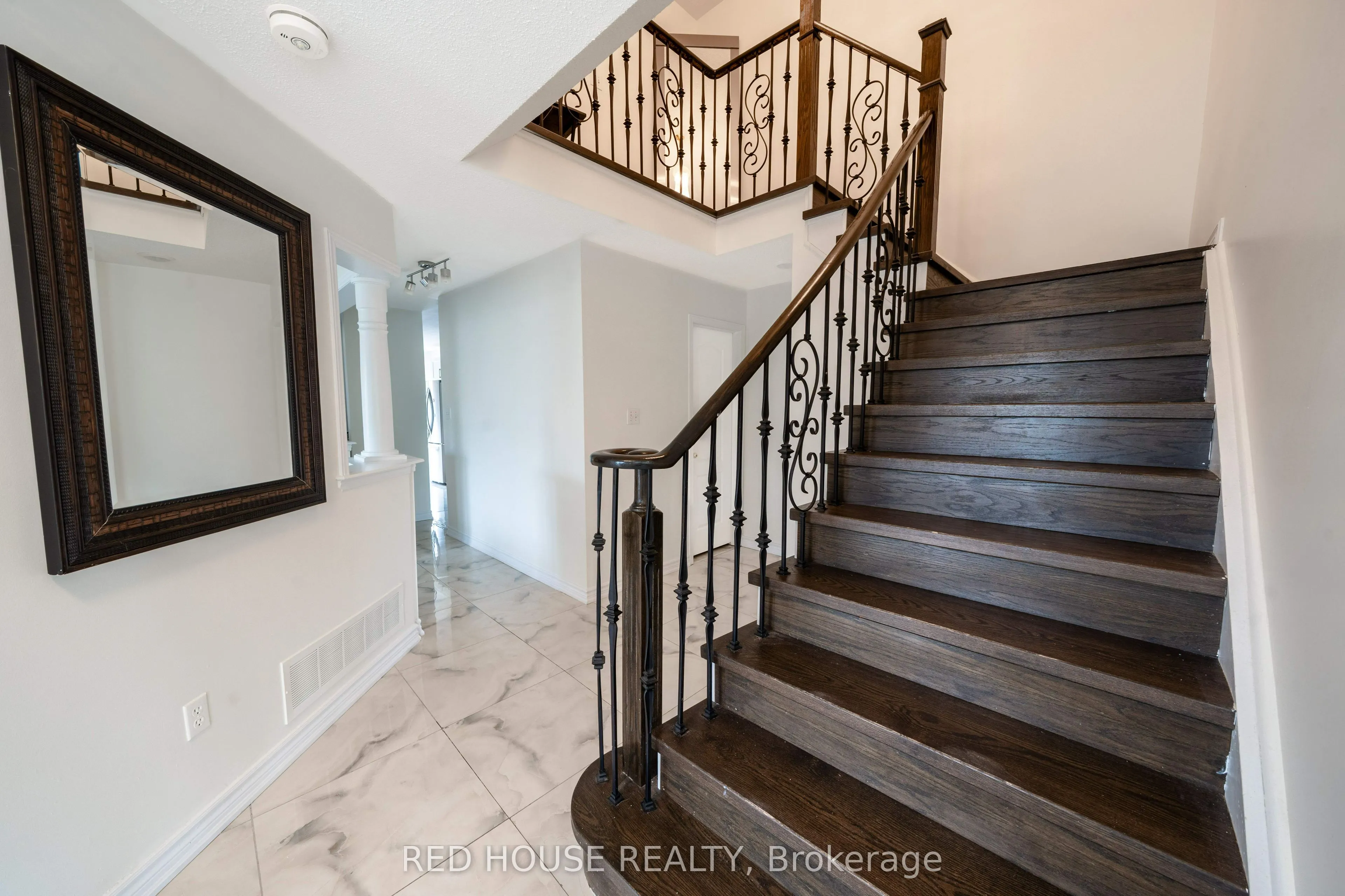 78 Passfield Trail