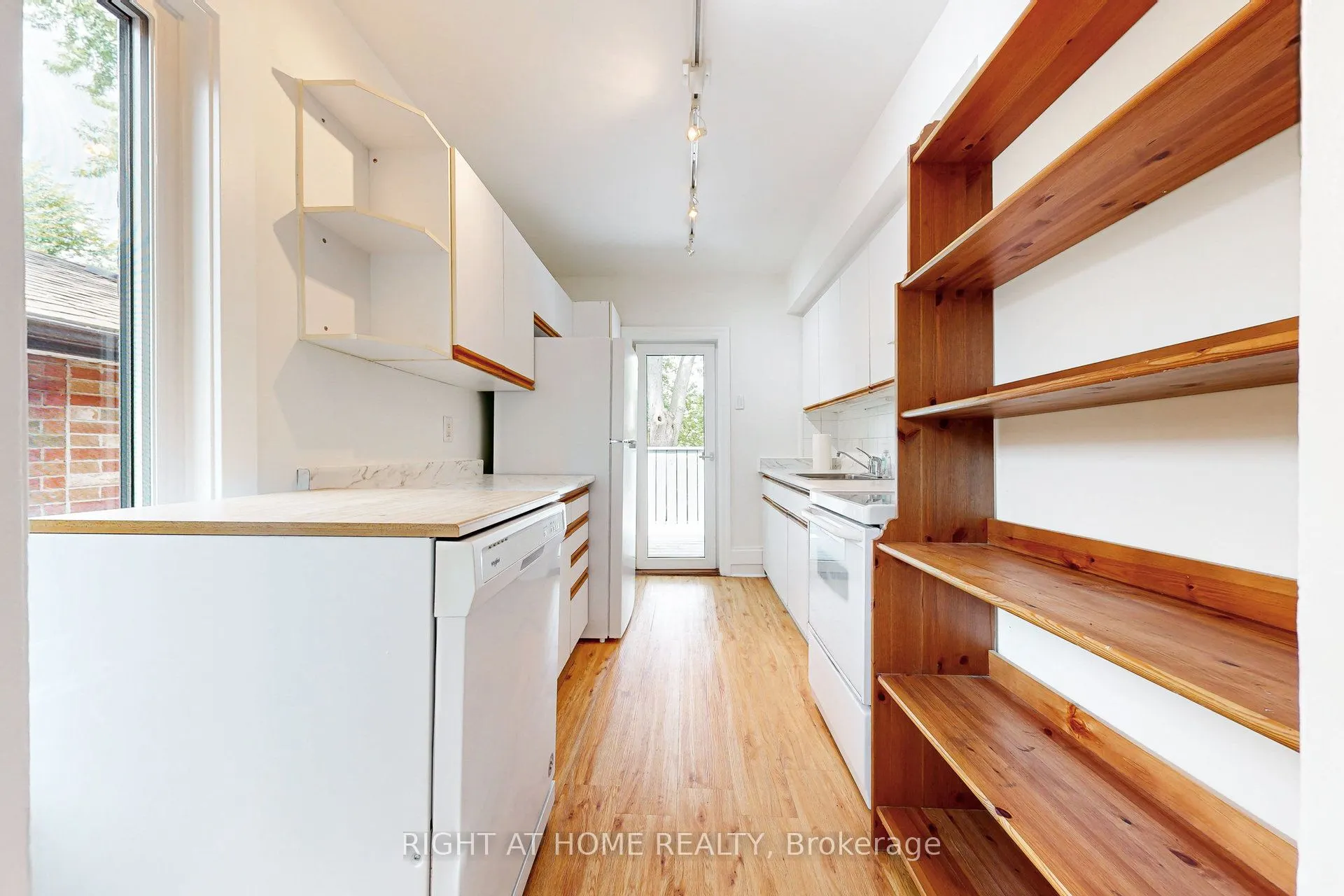 28 Pearson Avenue, #Upper