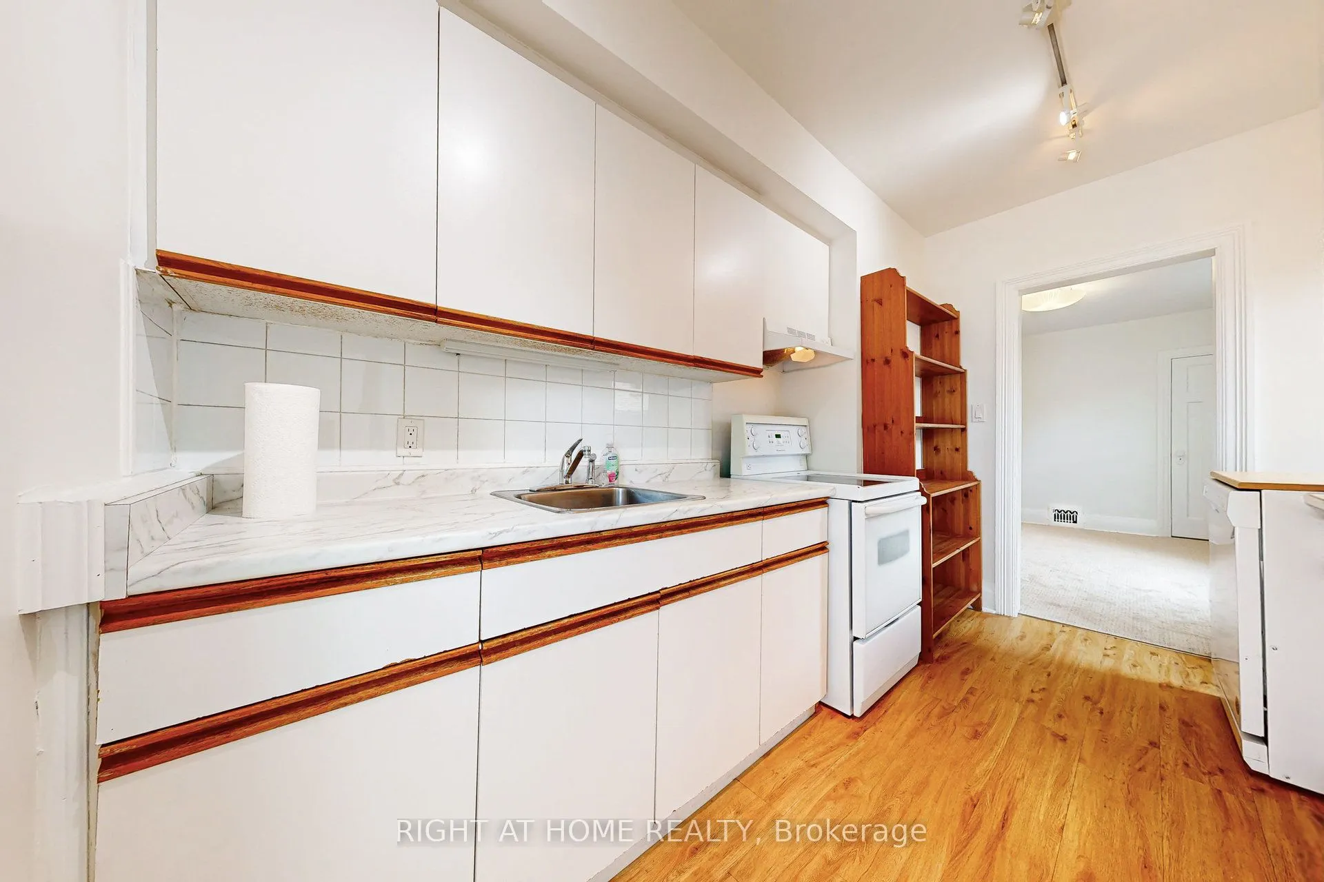 28 Pearson Avenue, #Upper