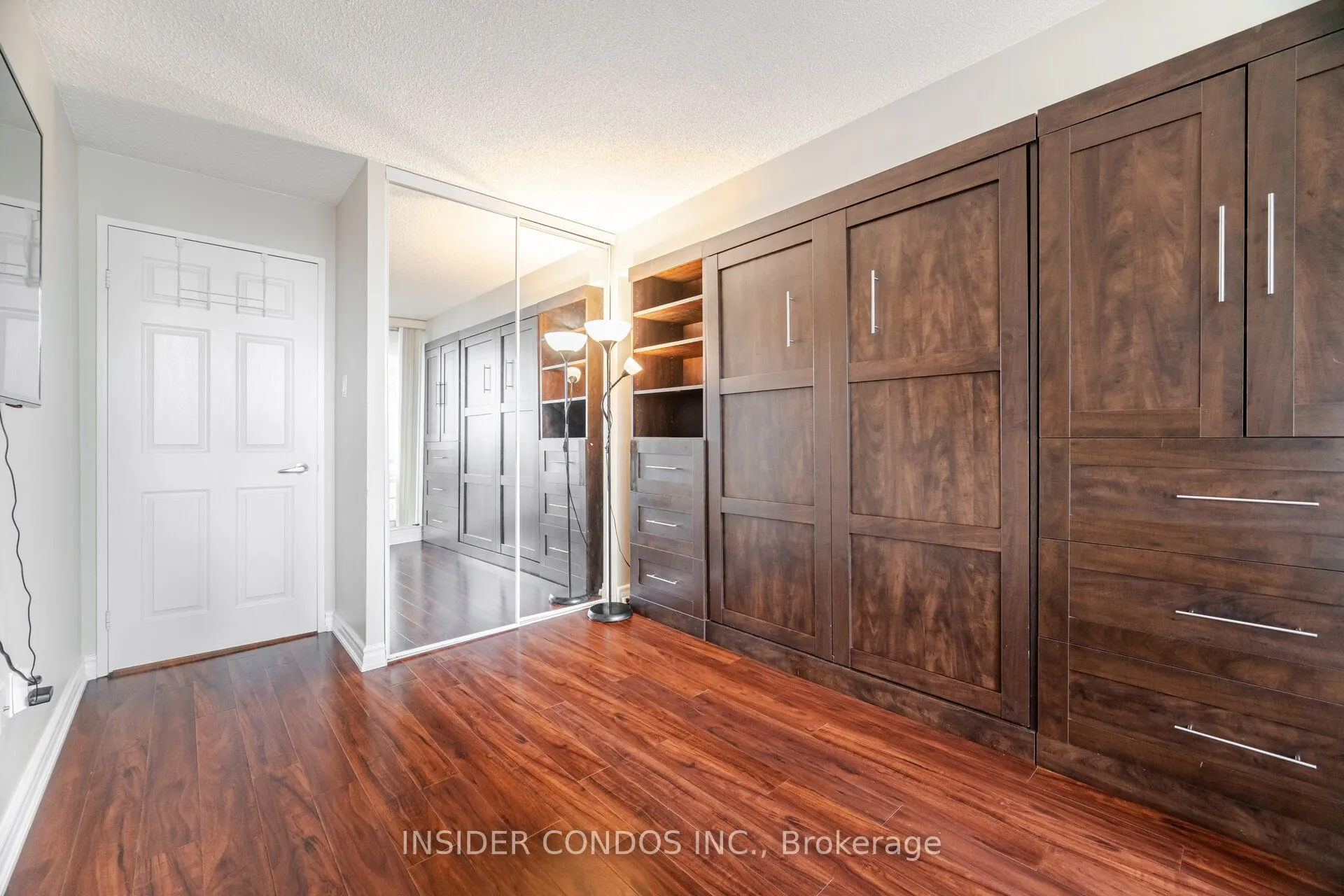 350 Rathburn Road, #1402