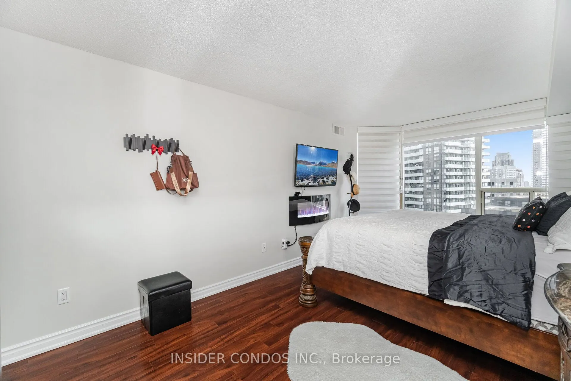 350 Rathburn Road, #1402