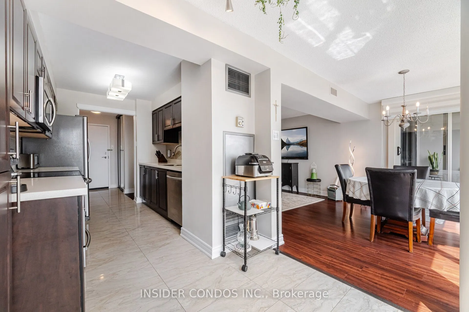 350 Rathburn Road, #1402
