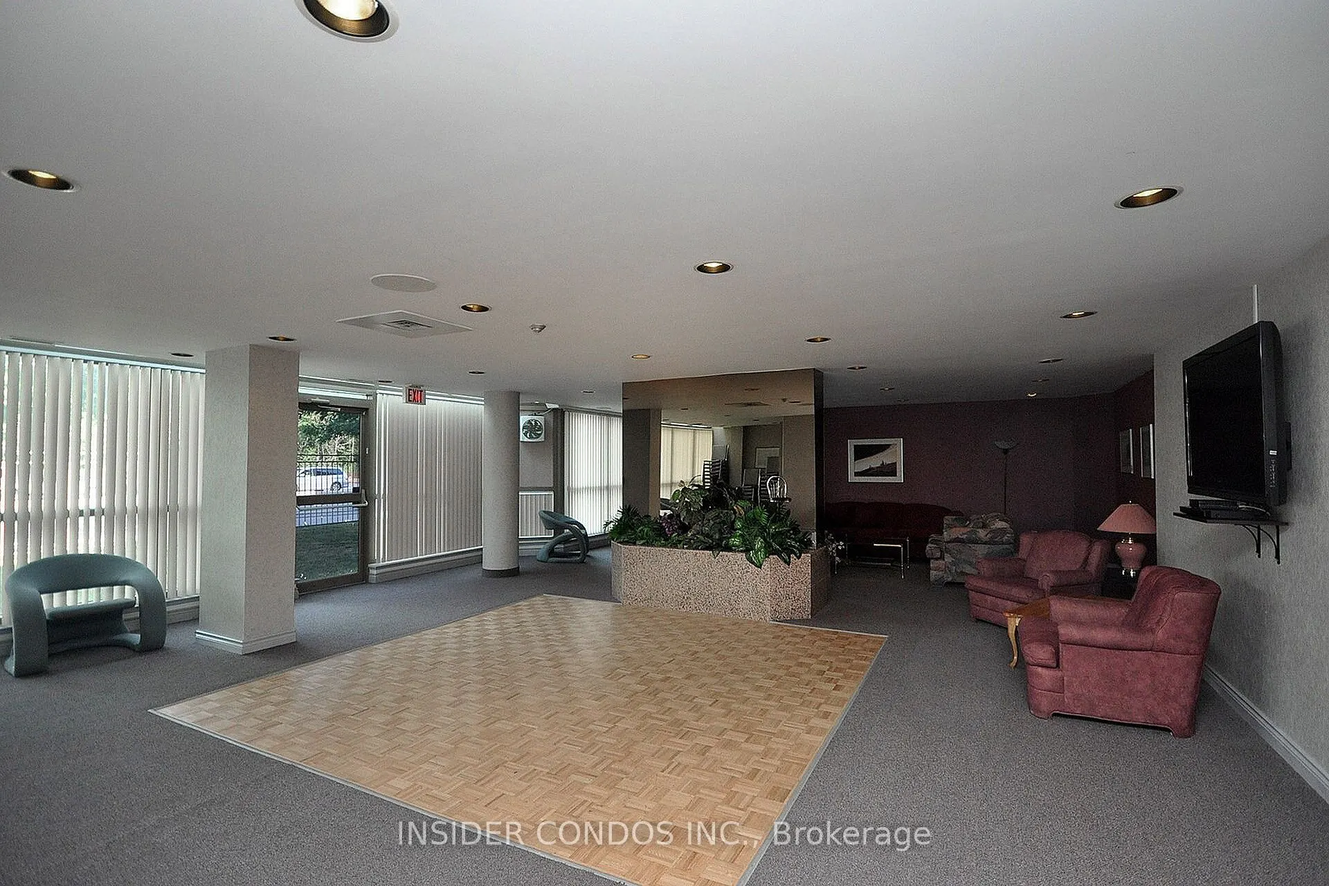 350 Rathburn Road, #1402