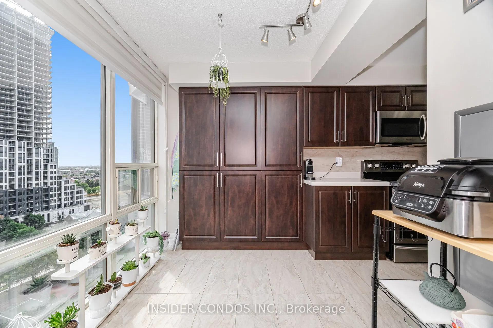 350 Rathburn Road, #1402