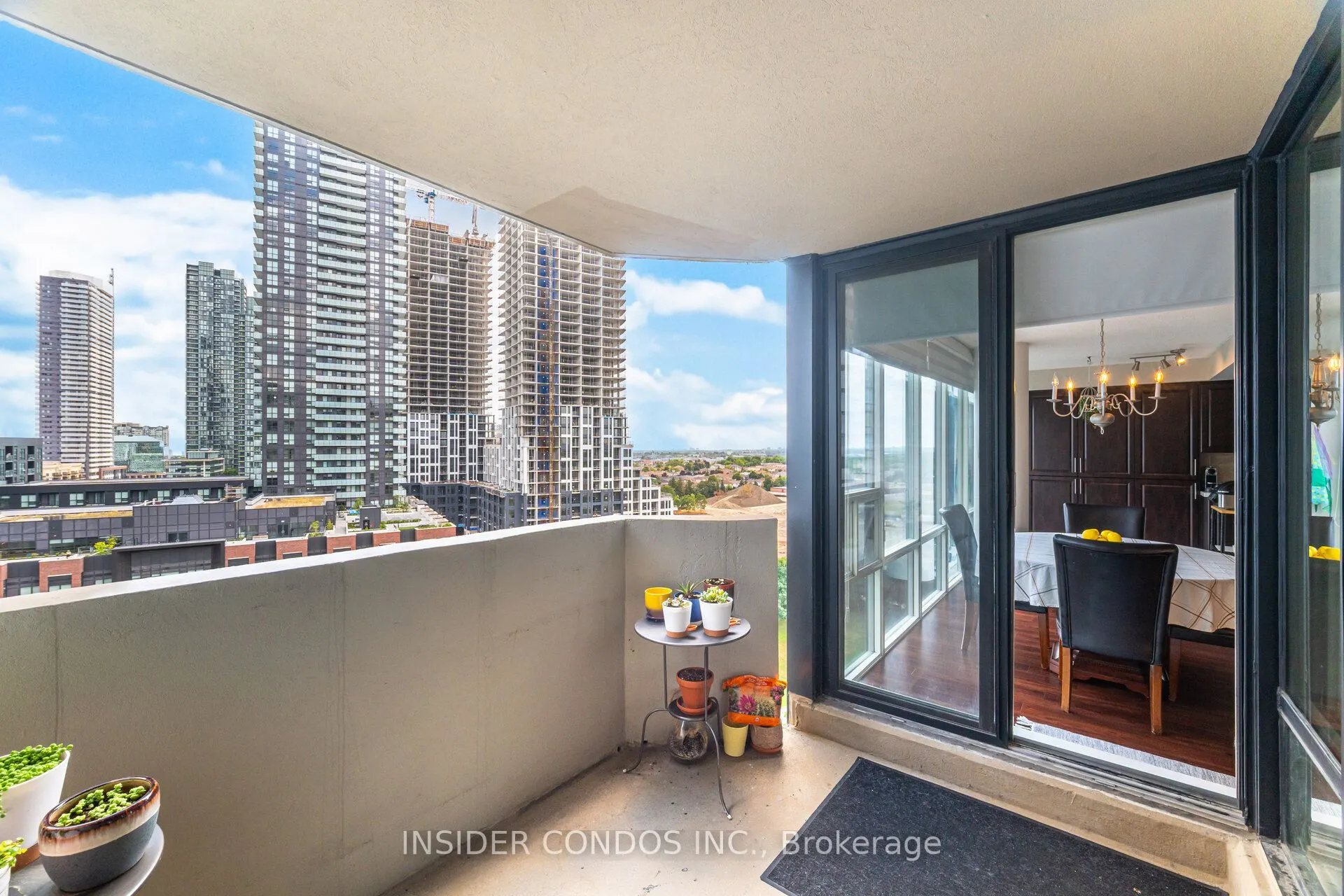 350 Rathburn Road, #1402