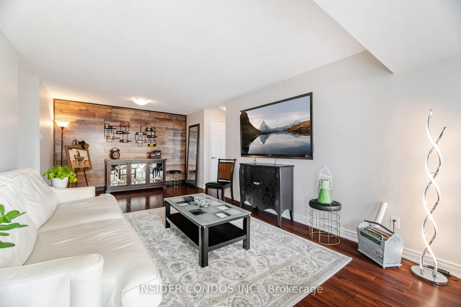 350 Rathburn Road, #1402