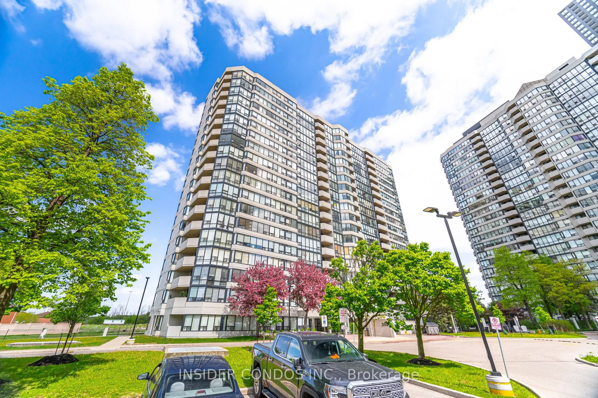 350 Rathburn Road, #1402