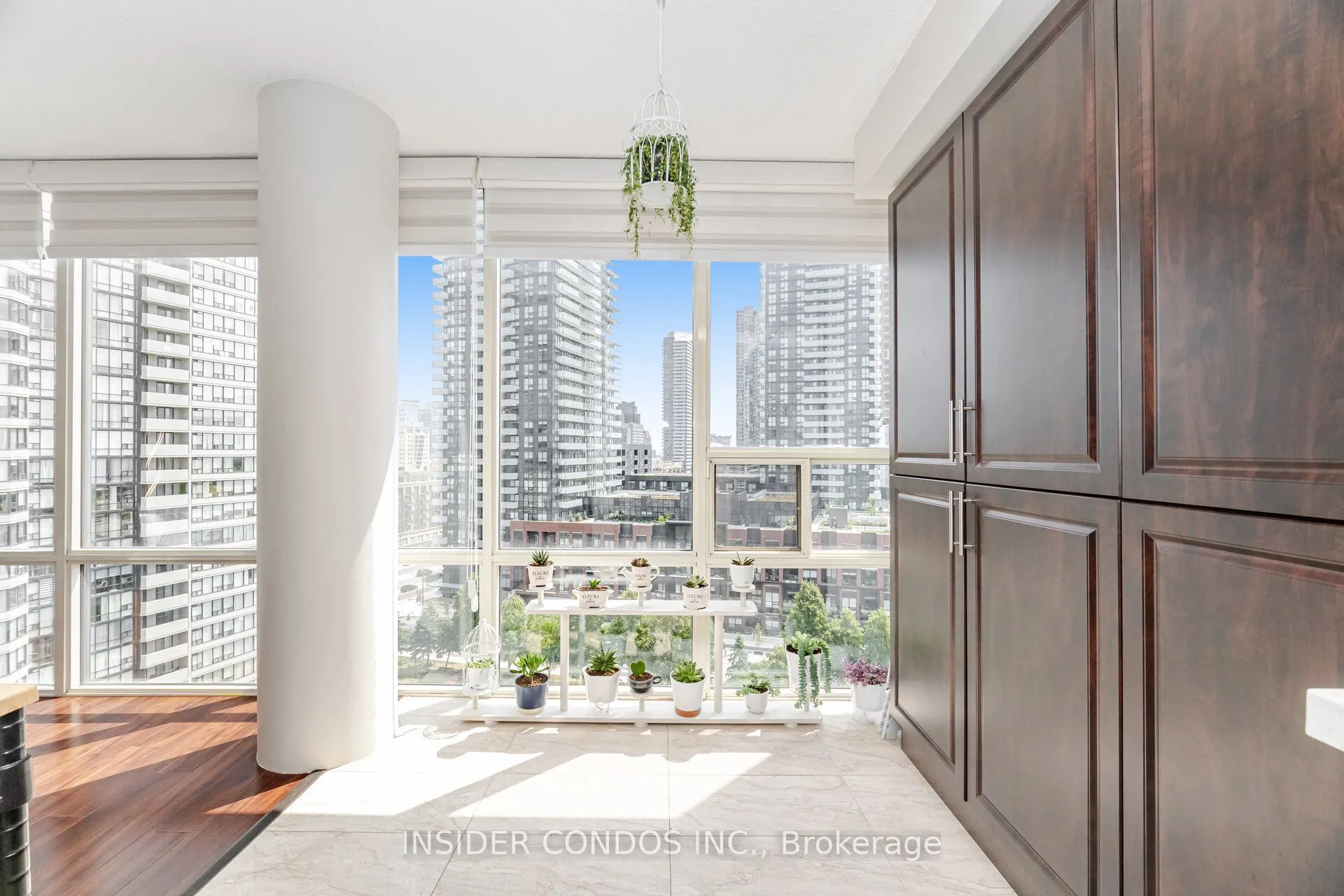 350 Rathburn Road, #1402