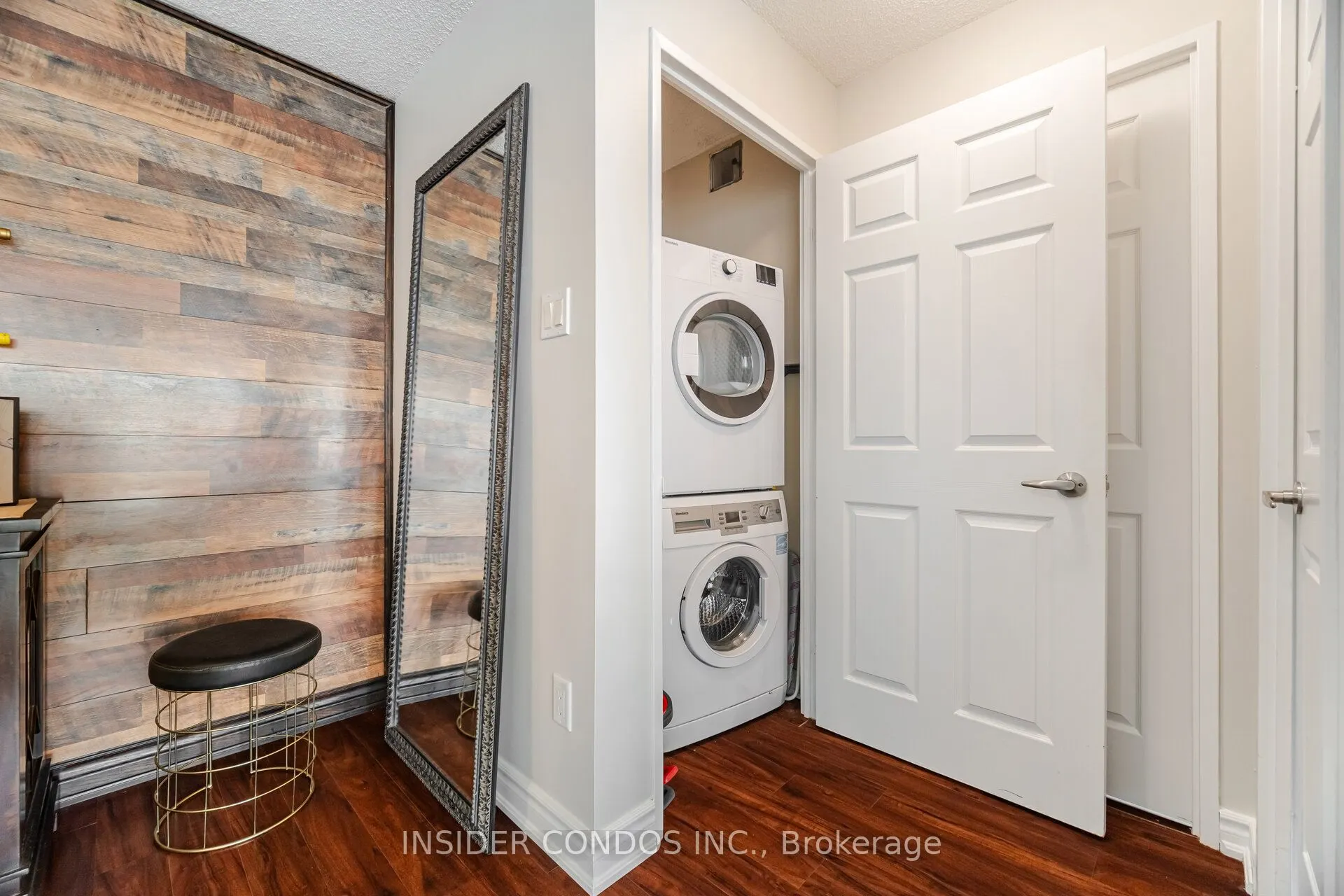 350 Rathburn Road, #1402