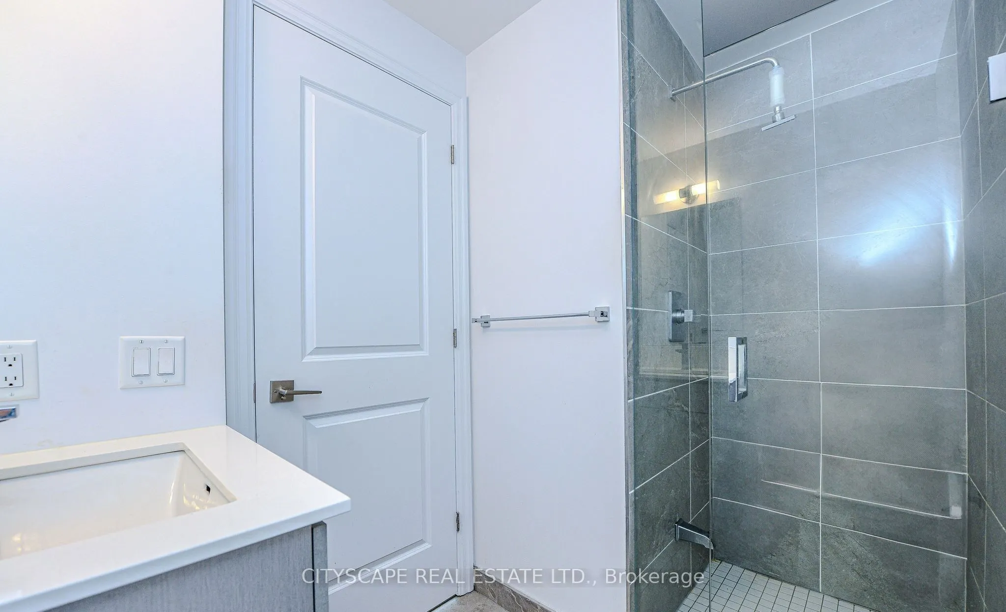 36 Elm Drive, #2505