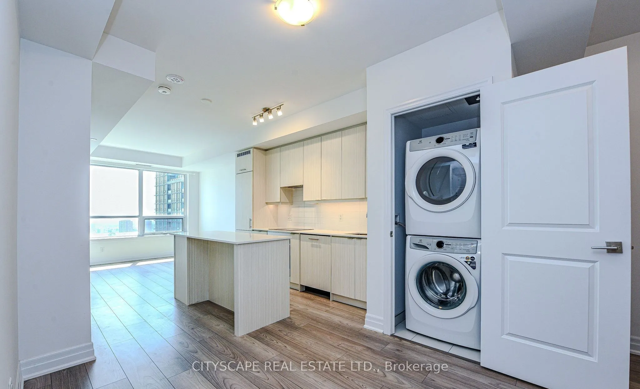 36 Elm Drive, #2505
