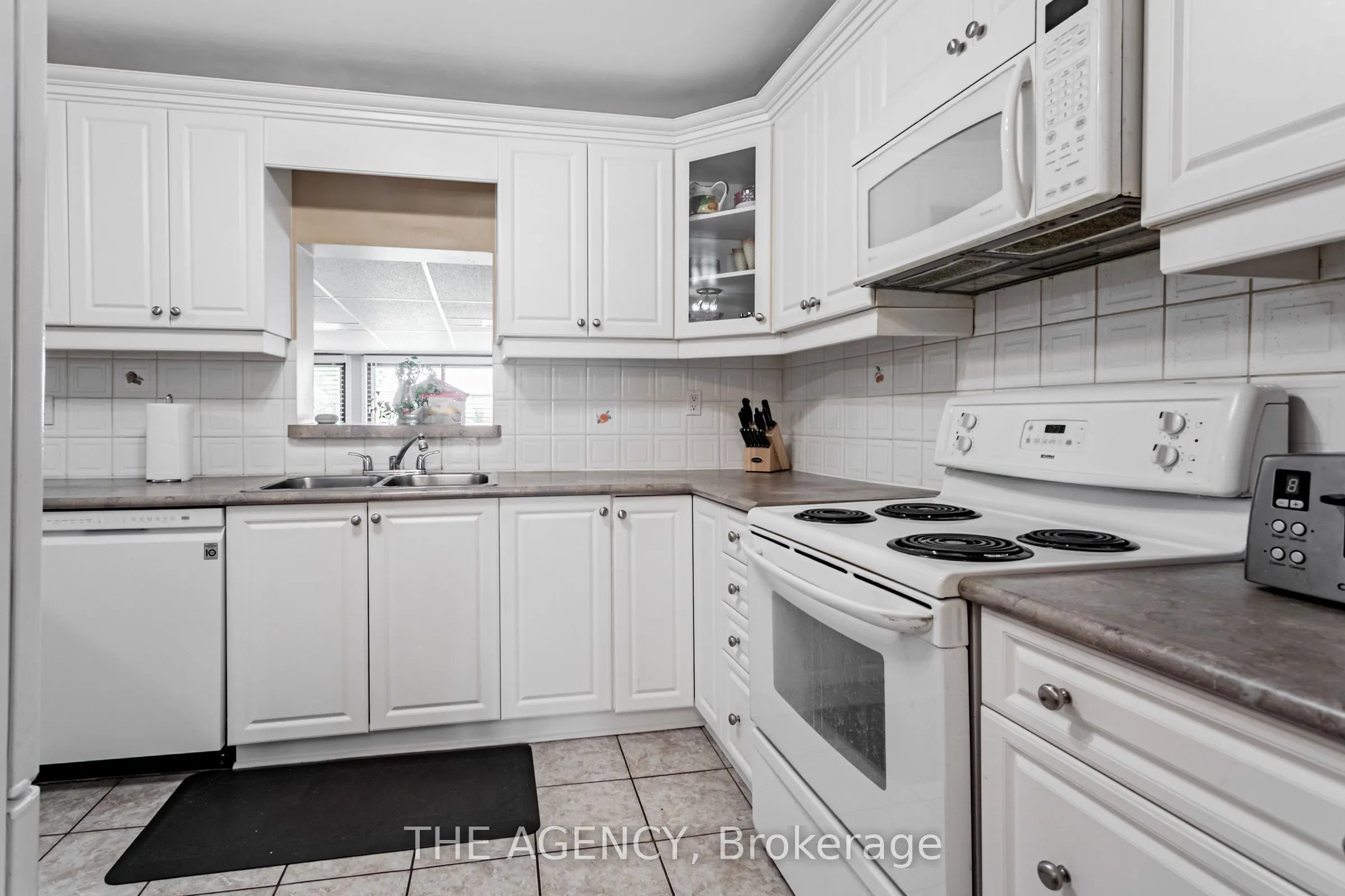 84 Blackthorn Lane