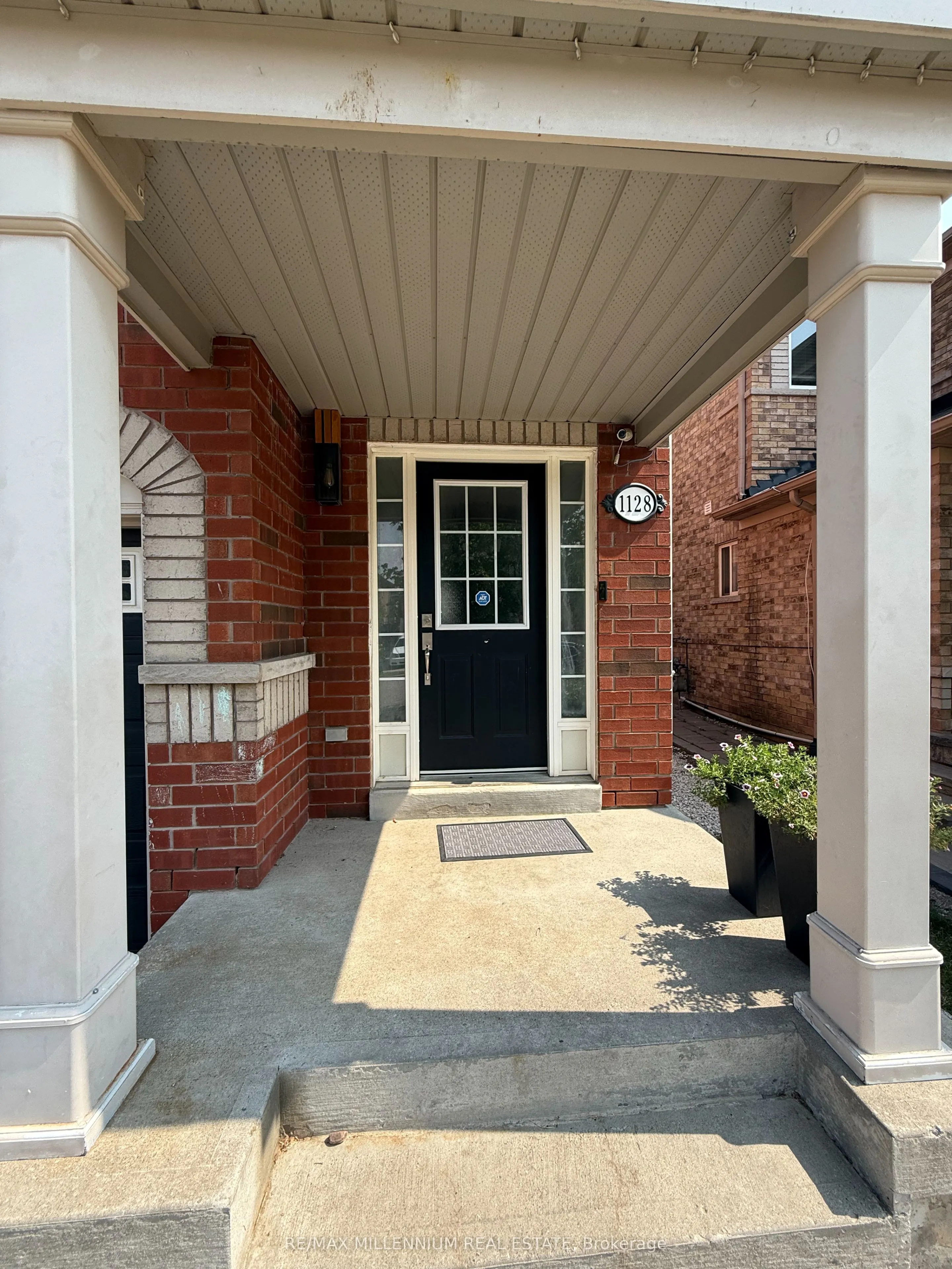 1128 Houston Drive