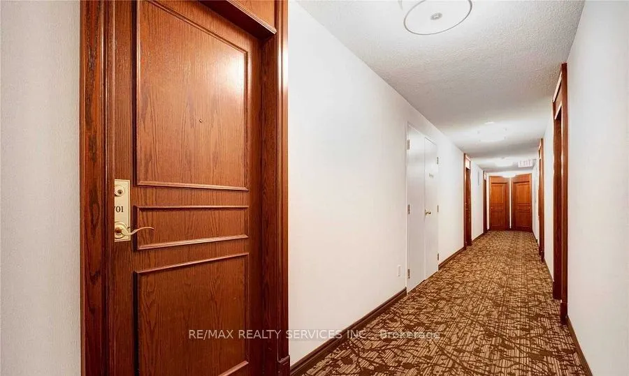 2545 Erin Centre Boulevard, #701
