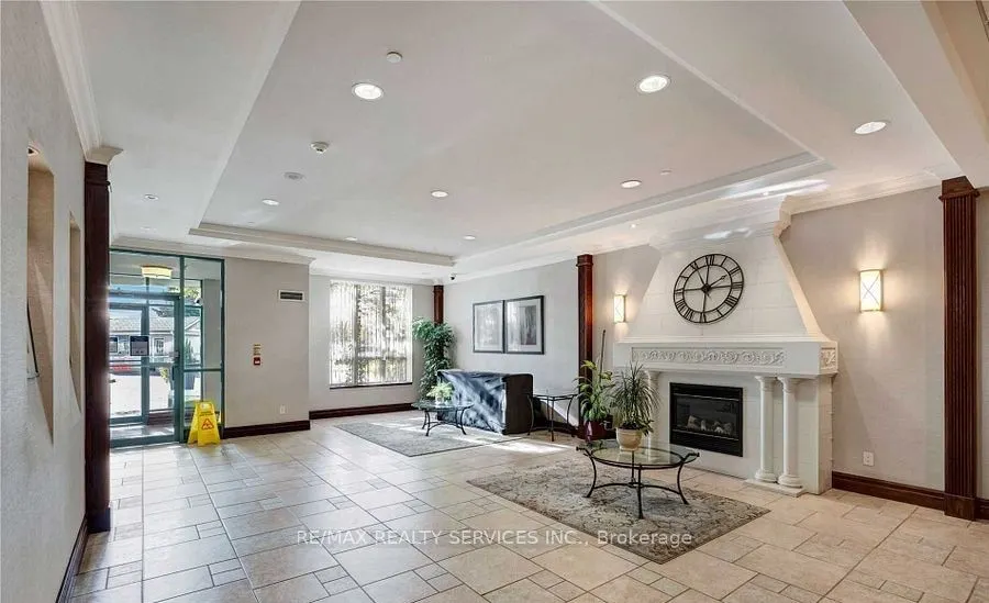 2545 Erin Centre Boulevard, #701