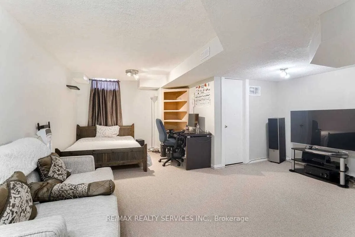6888 Dillingwood Drive