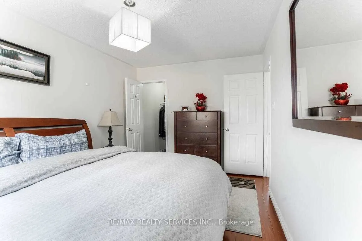 6888 Dillingwood Drive