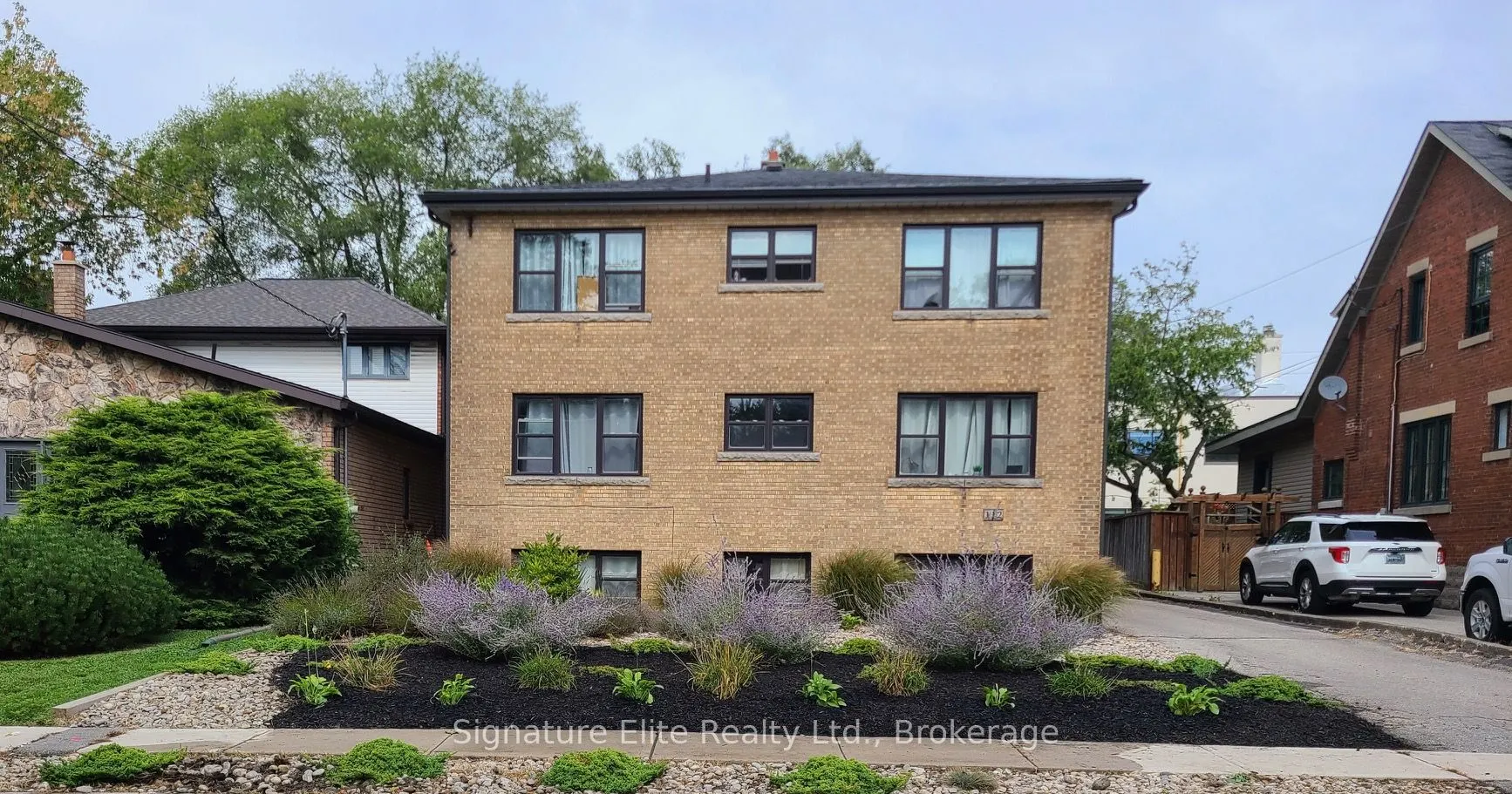112 Alder Crescent, #303