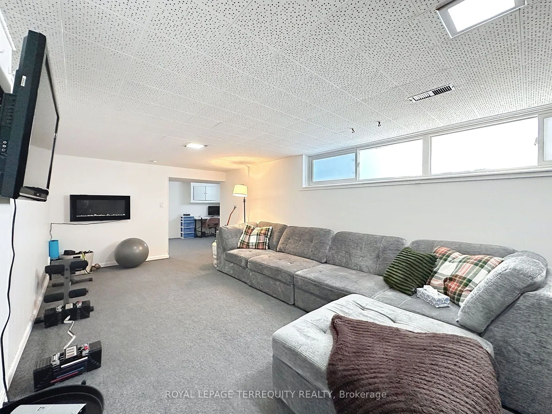16 Pagebrook Drive