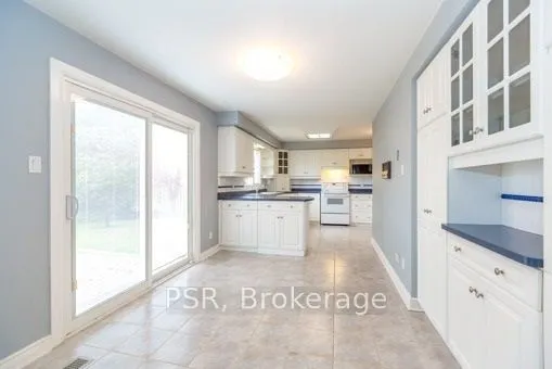 813 Willowbank Trail