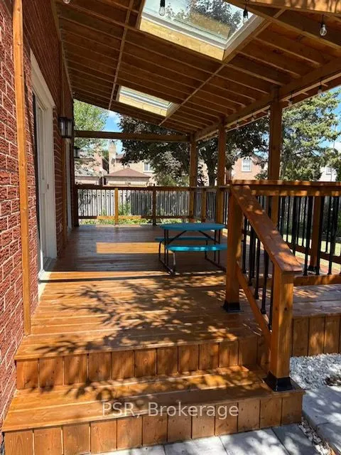813 Willowbank Trail
