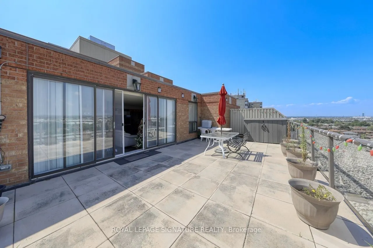 6 Humberline Drive, #904