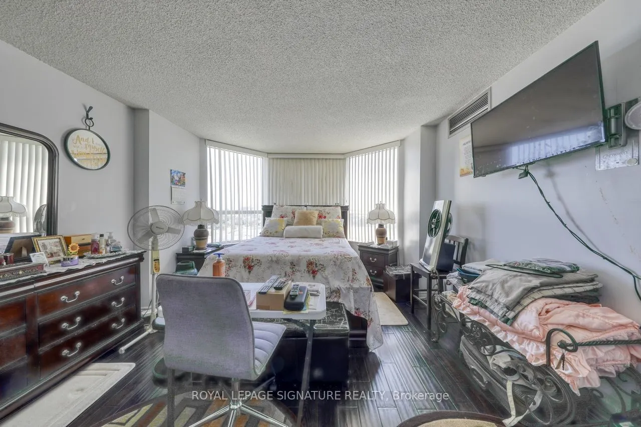 6 Humberline Drive, #904