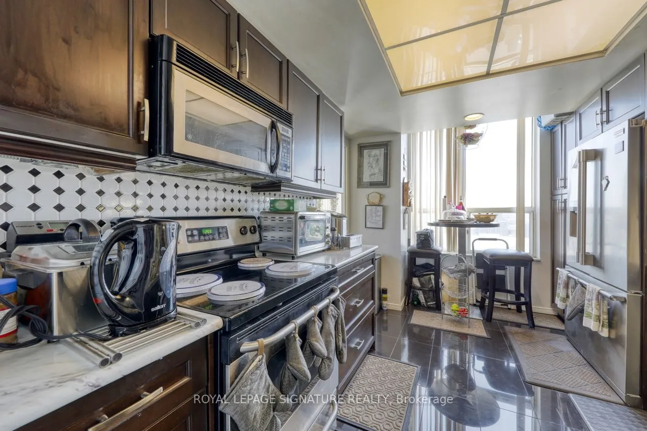 6 Humberline Drive, #904