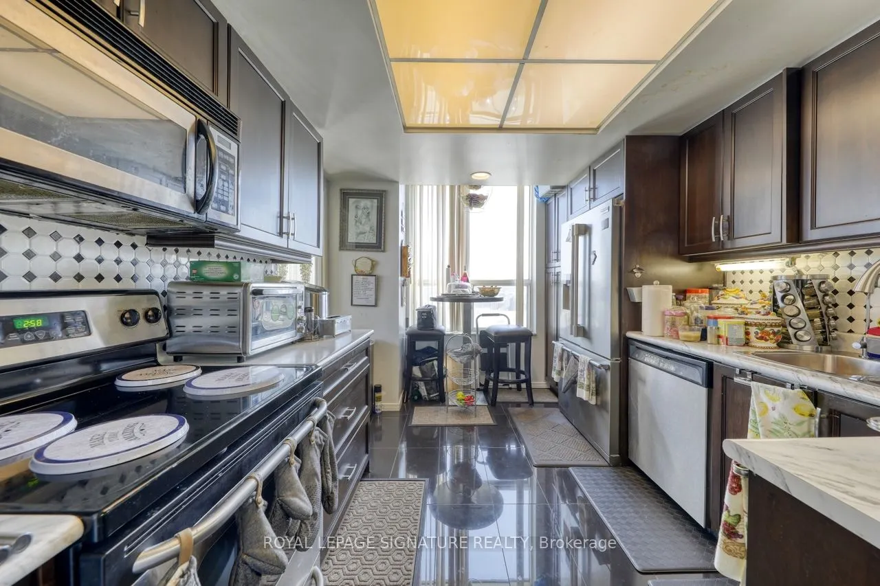 6 Humberline Drive, #904