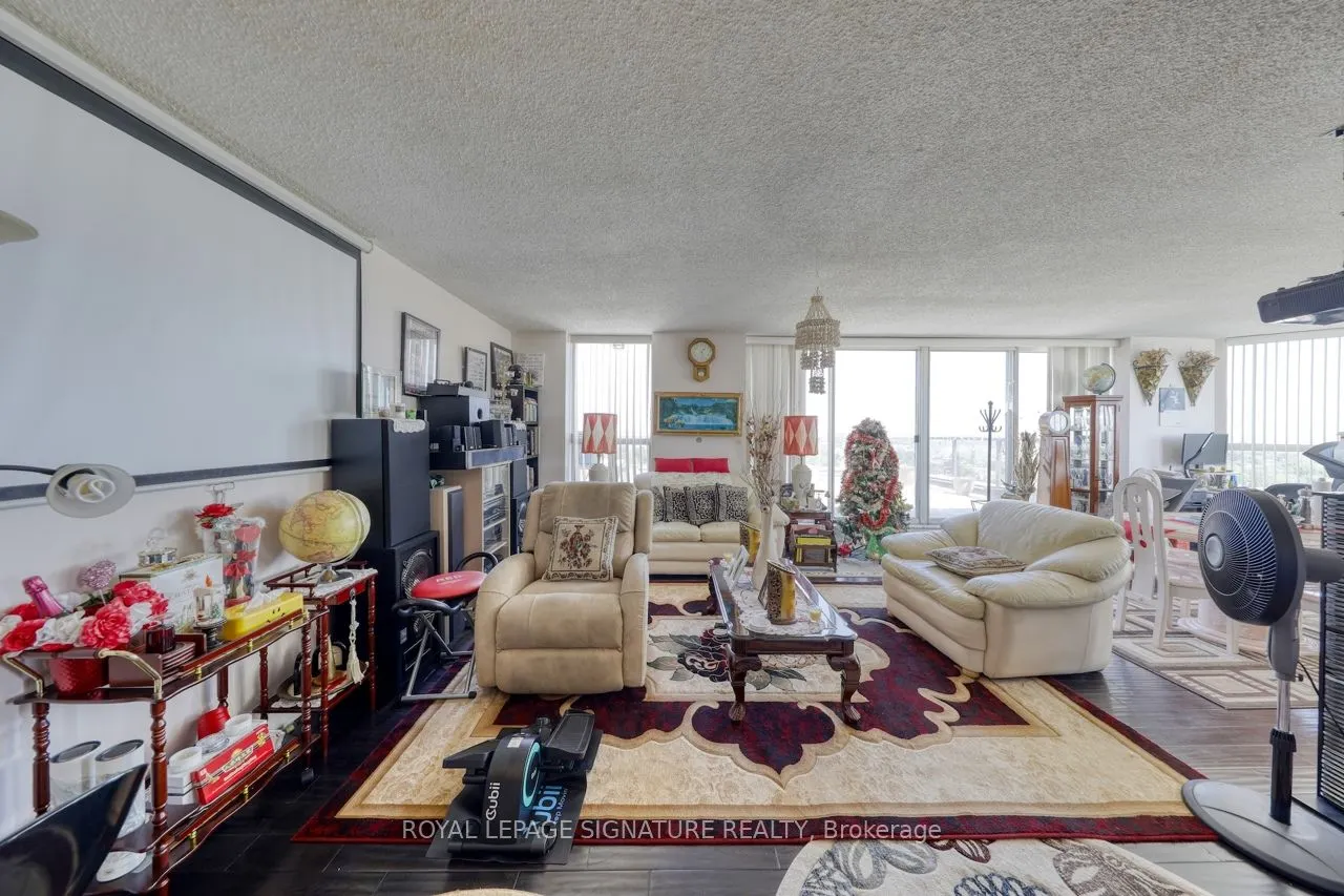6 Humberline Drive, #904