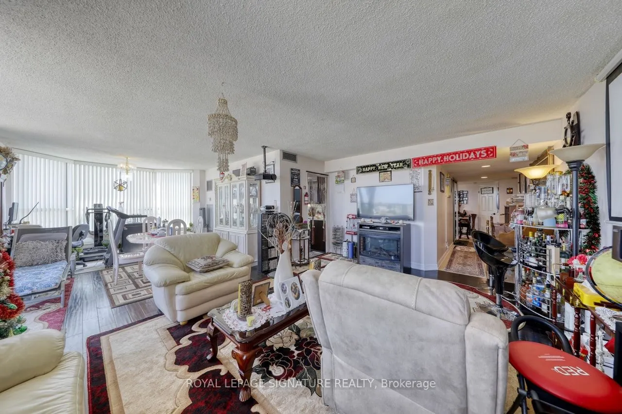 6 Humberline Drive, #904