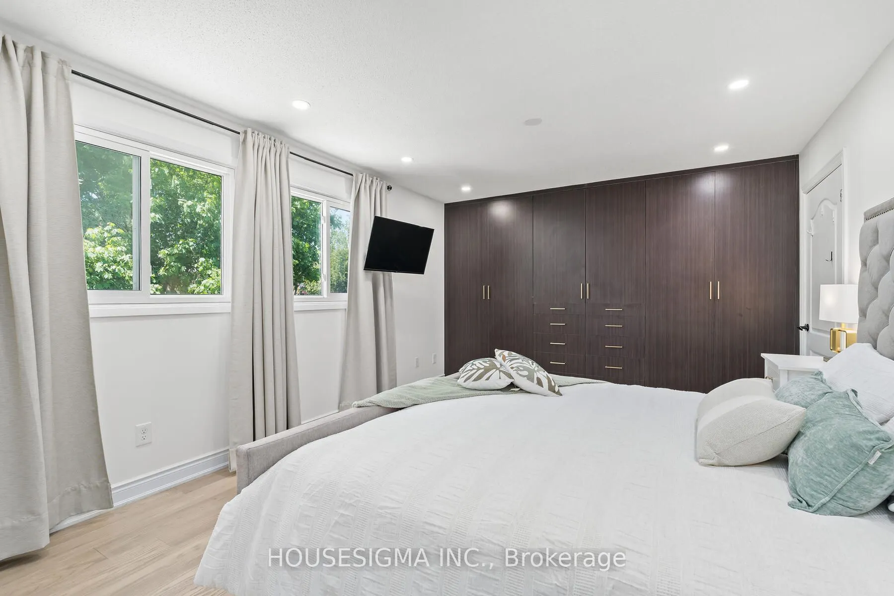 4212 Powderhorn Crescent