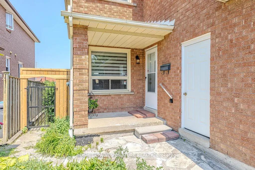 4726 Antelope Crescent