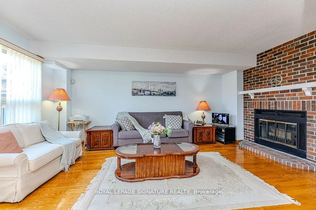 4726 Antelope Crescent