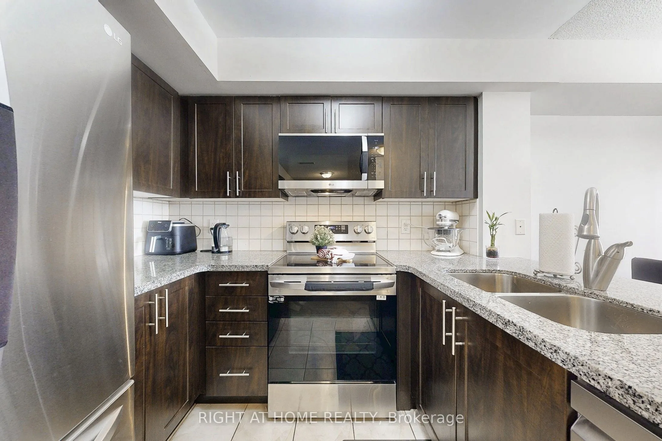 1070 Sheppard Avenue W, #214