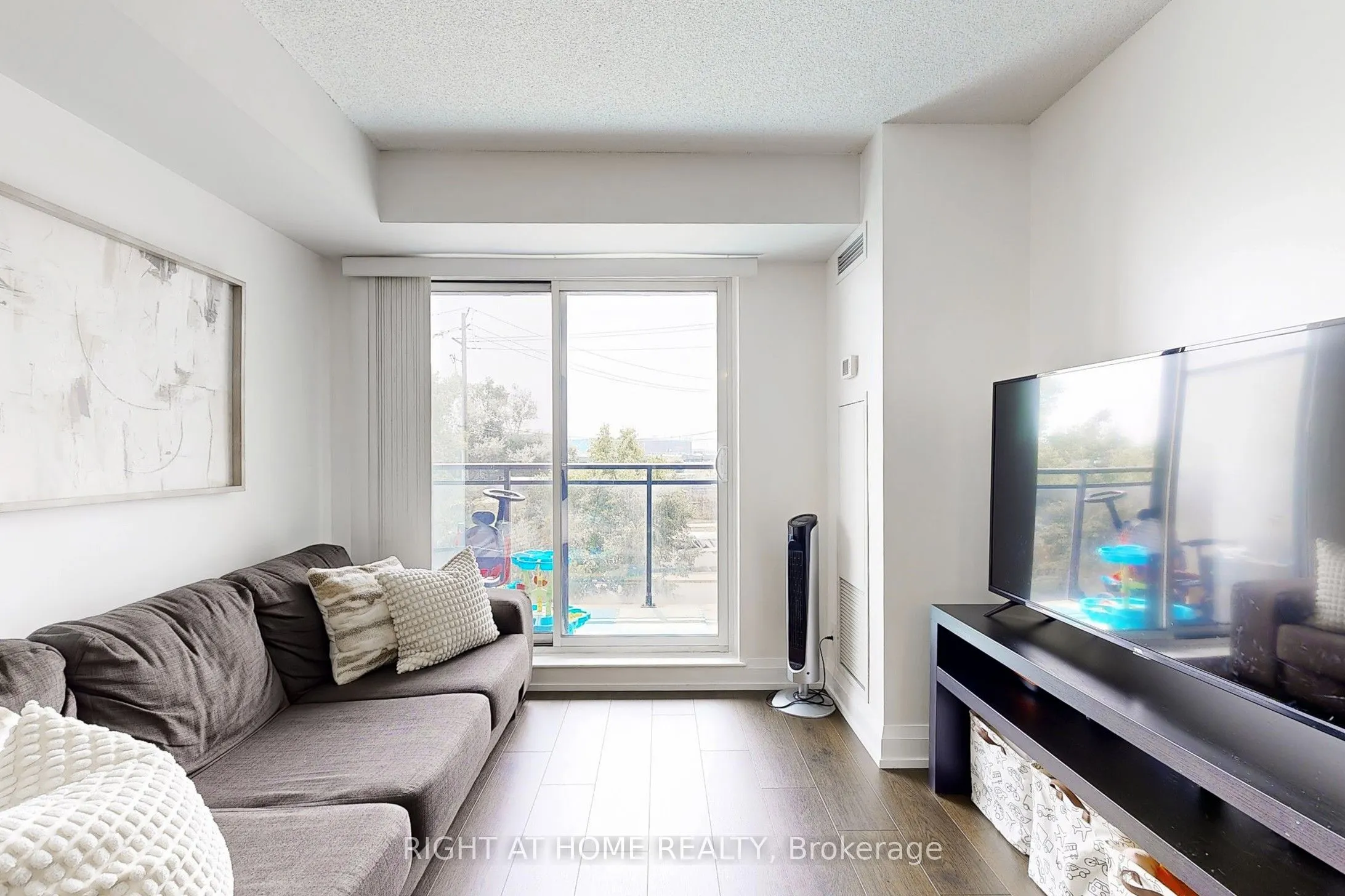 1070 Sheppard Avenue W, #214