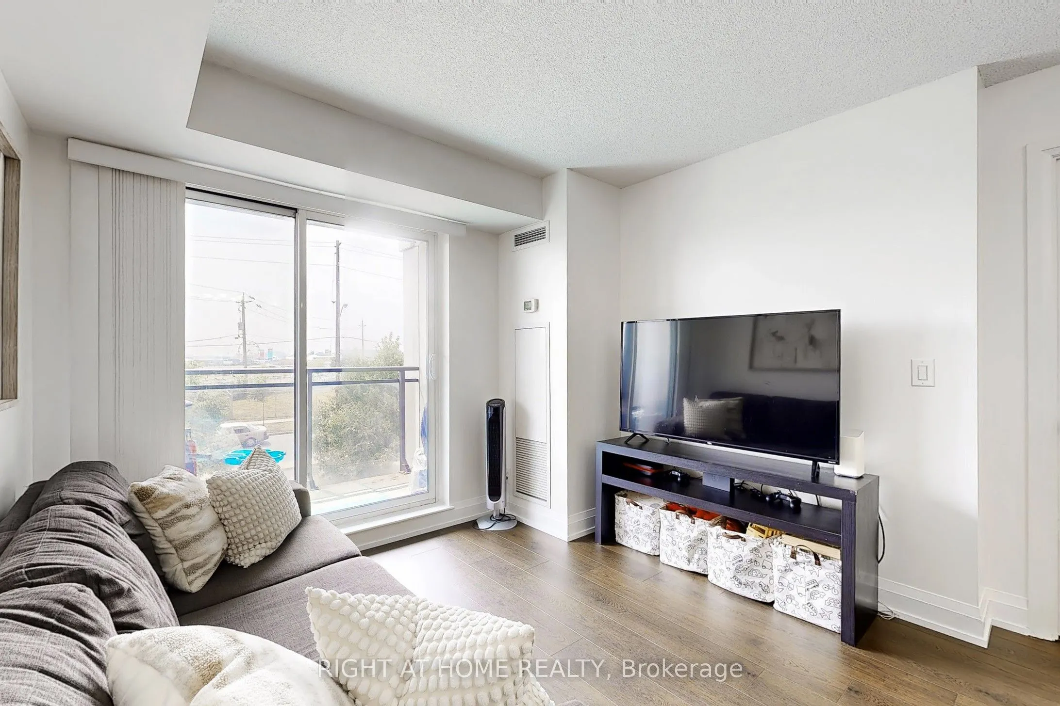 1070 Sheppard Avenue W, #214