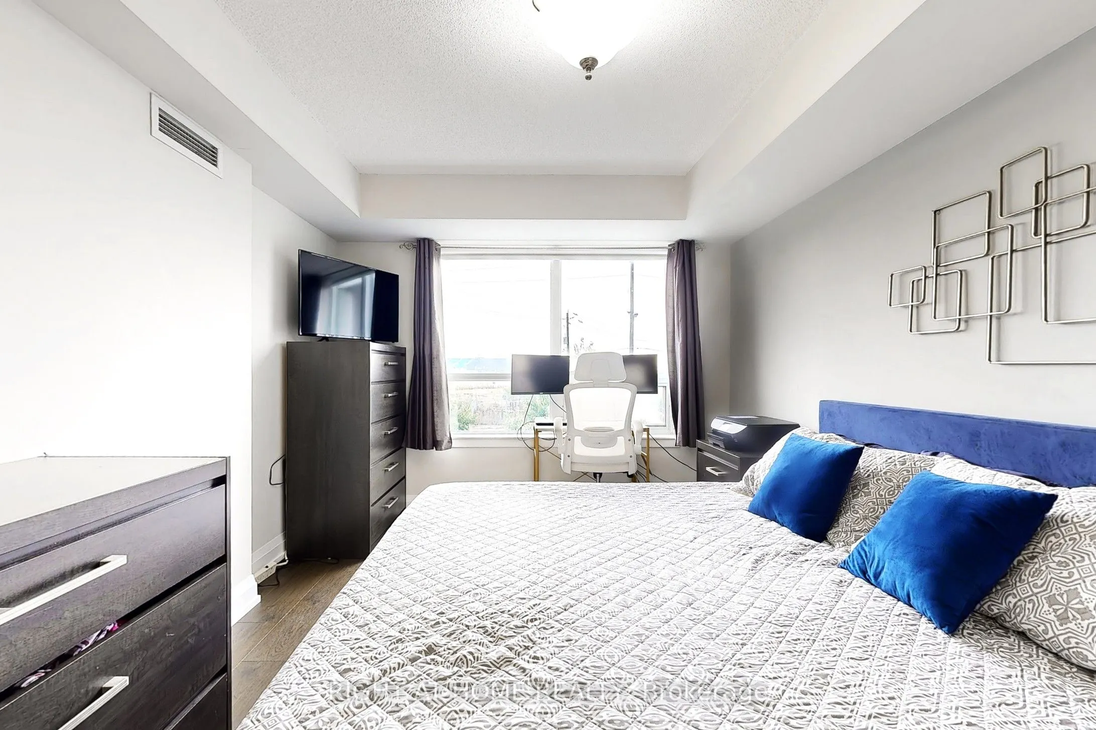 1070 Sheppard Avenue W, #214