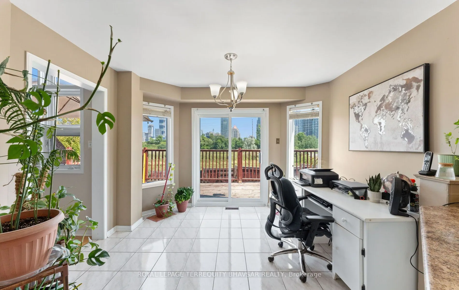 382 Harrowsmith Drive