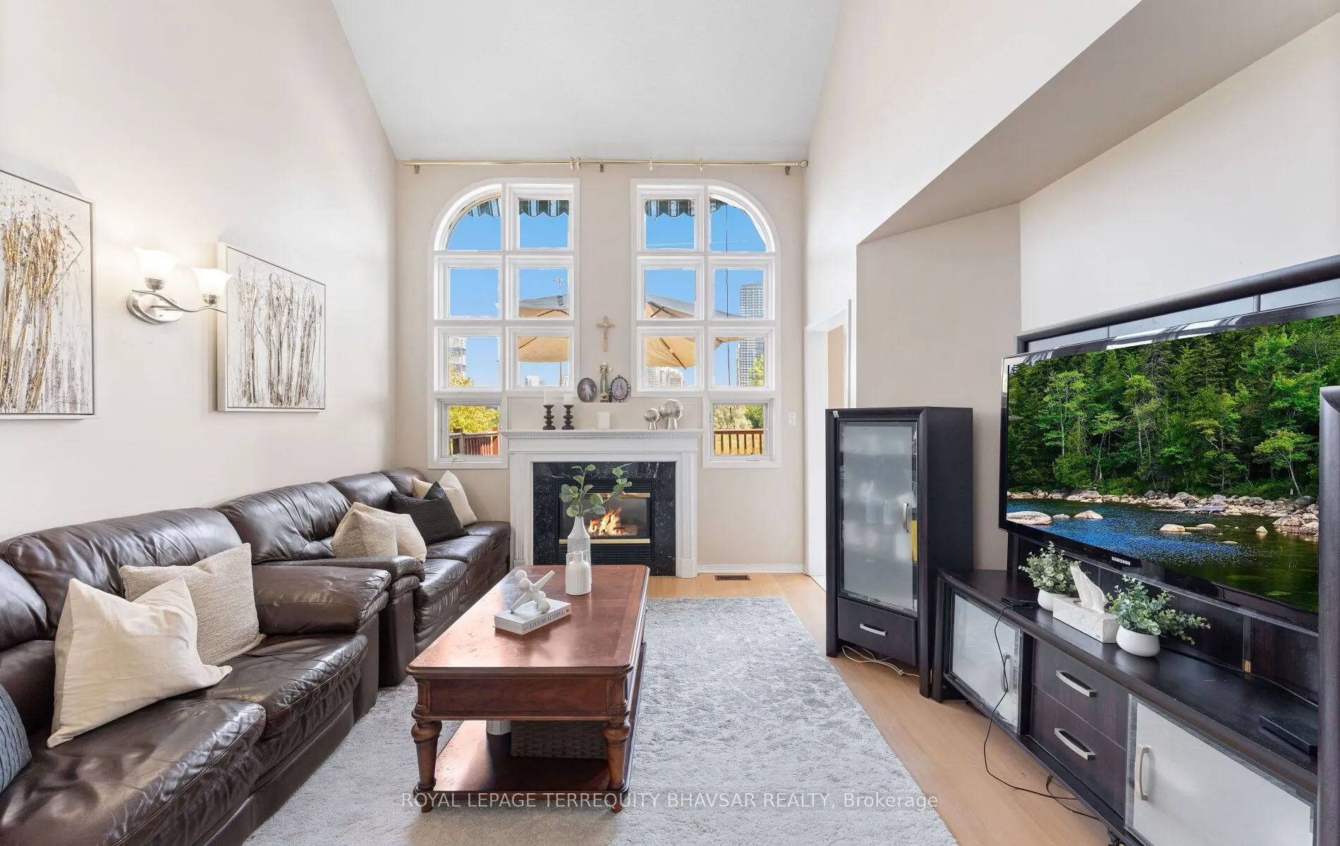 382 Harrowsmith Drive