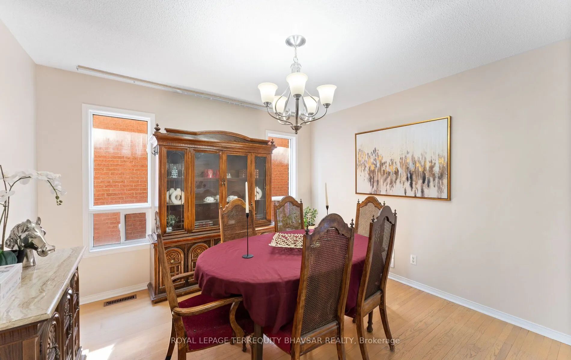 382 Harrowsmith Drive