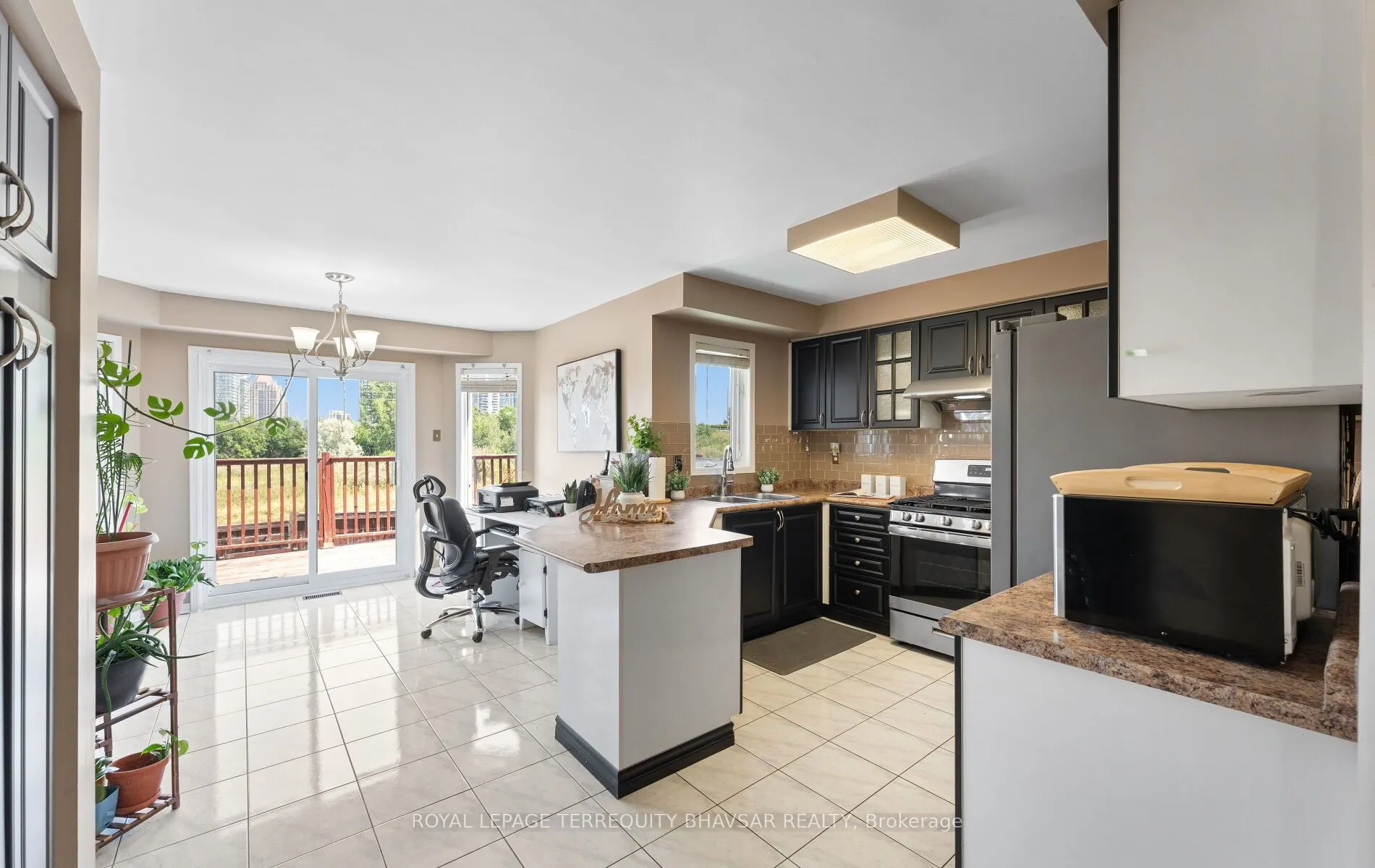 382 Harrowsmith Drive