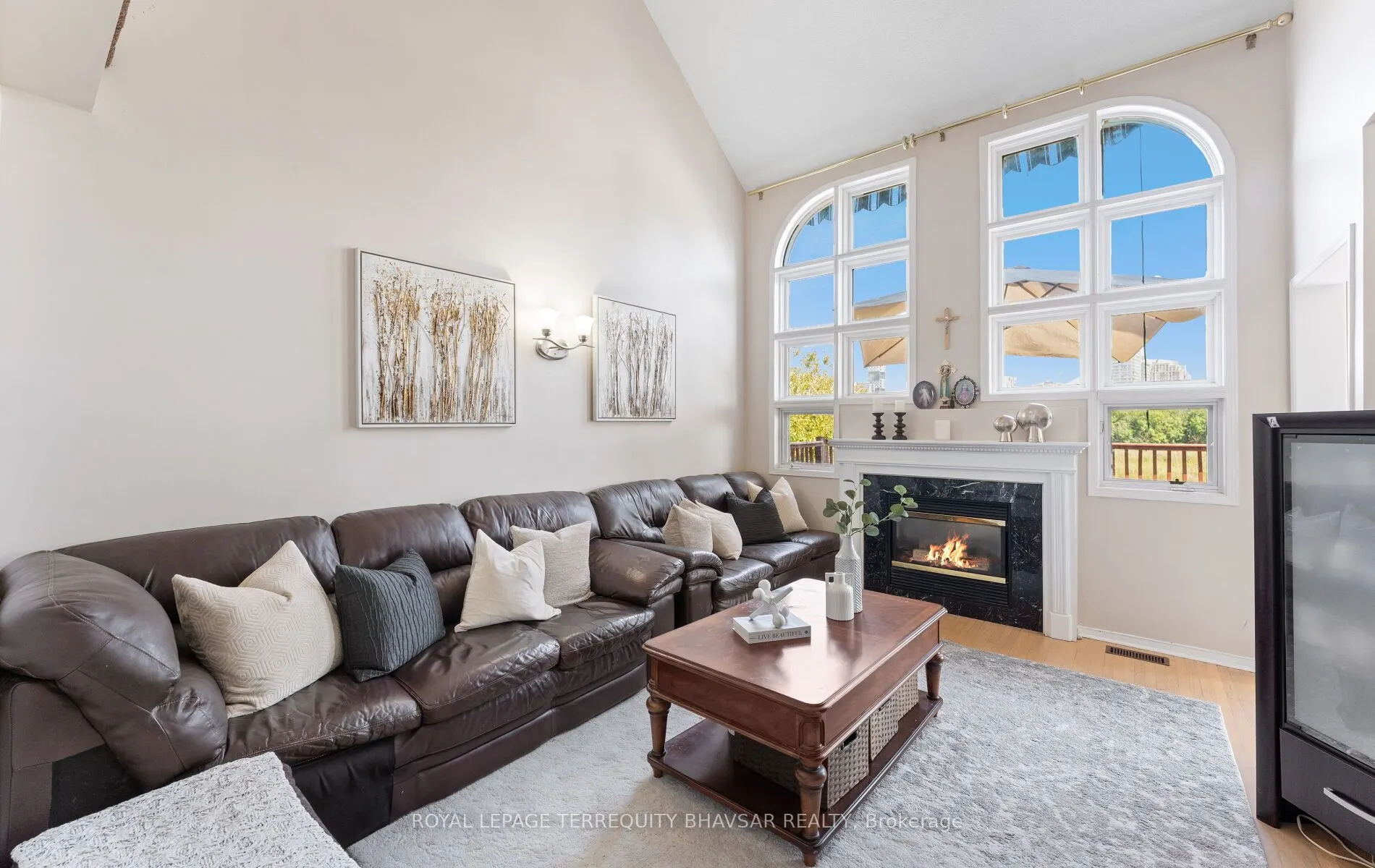 382 Harrowsmith Drive