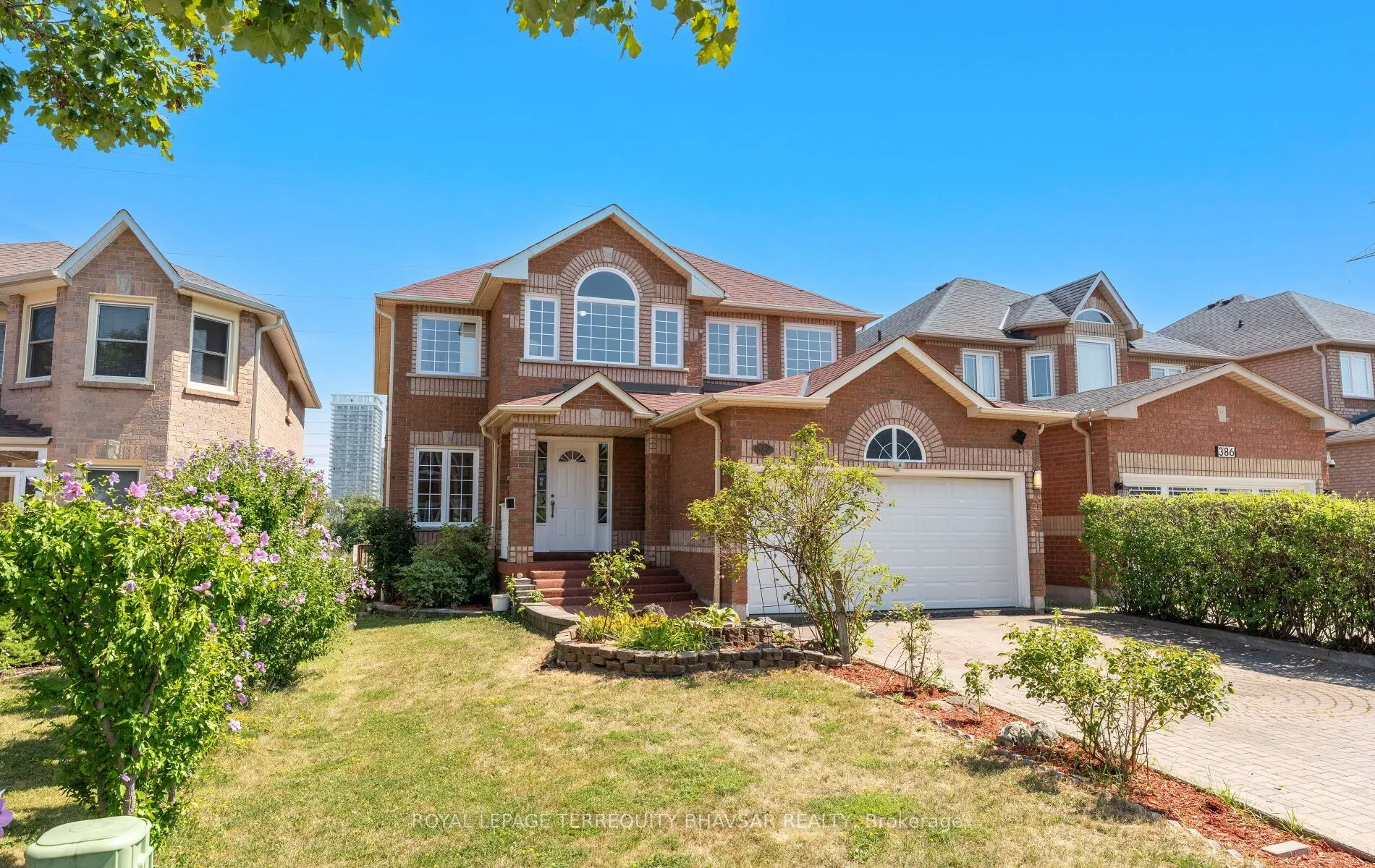 382 Harrowsmith Drive
